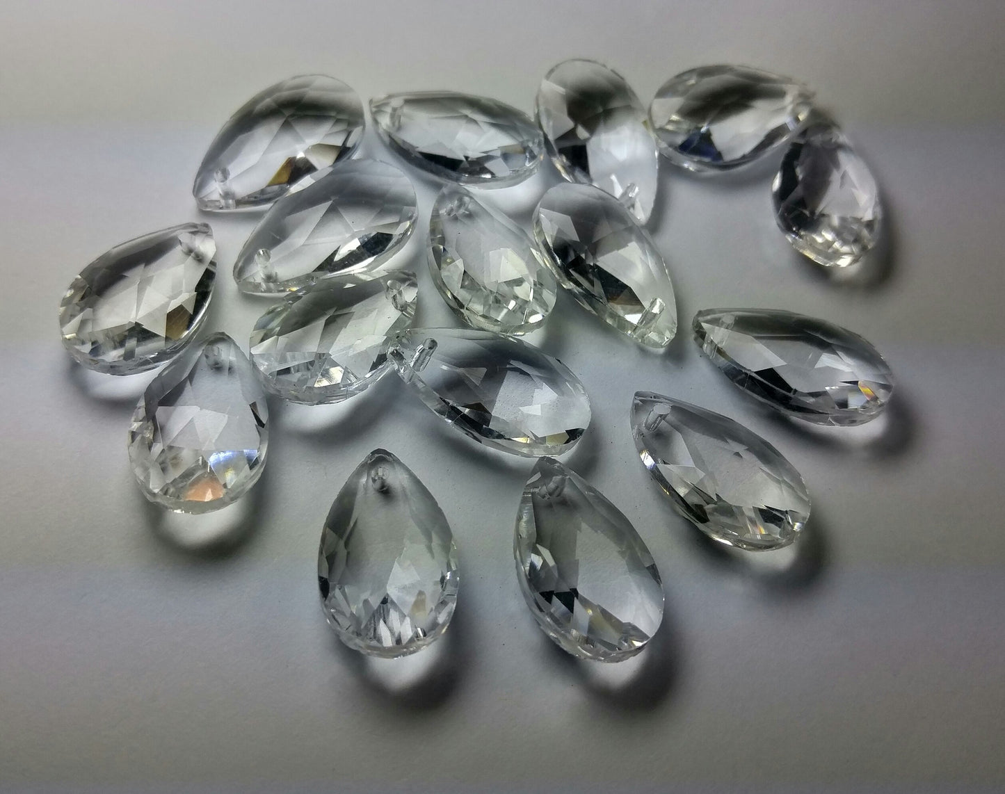 16 Piece Faceted Crystal Glass Drop Set