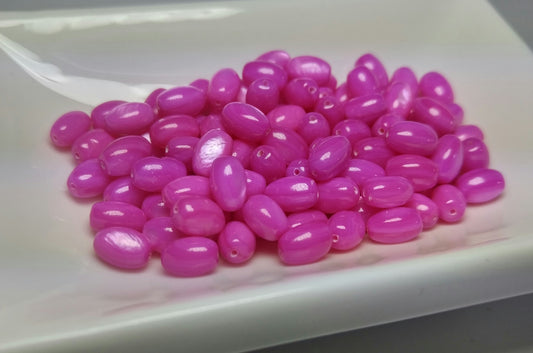 40 Mother of Pearl Beads in Fuchsia