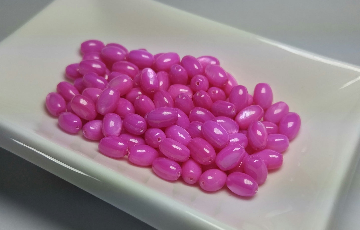 40 Mother of Pearl Beads in Fuchsia
