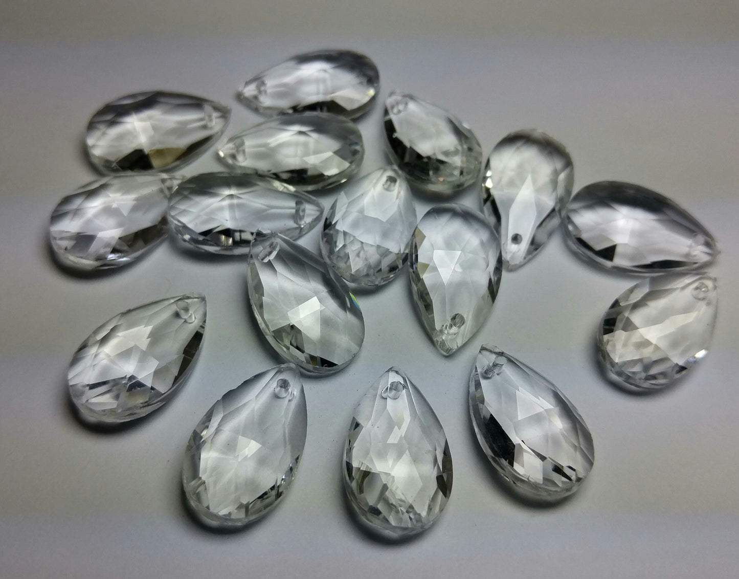 16 Piece Faceted Crystal Glass Drop Set