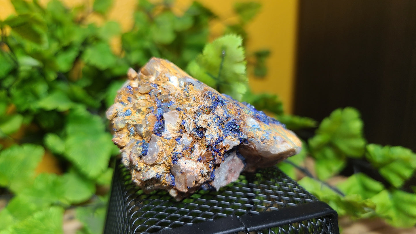 Azurite on matrix