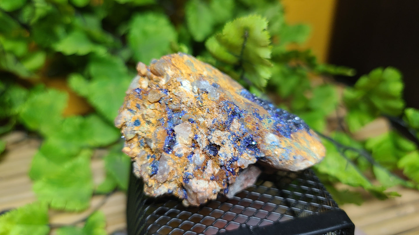 Azurite on matrix