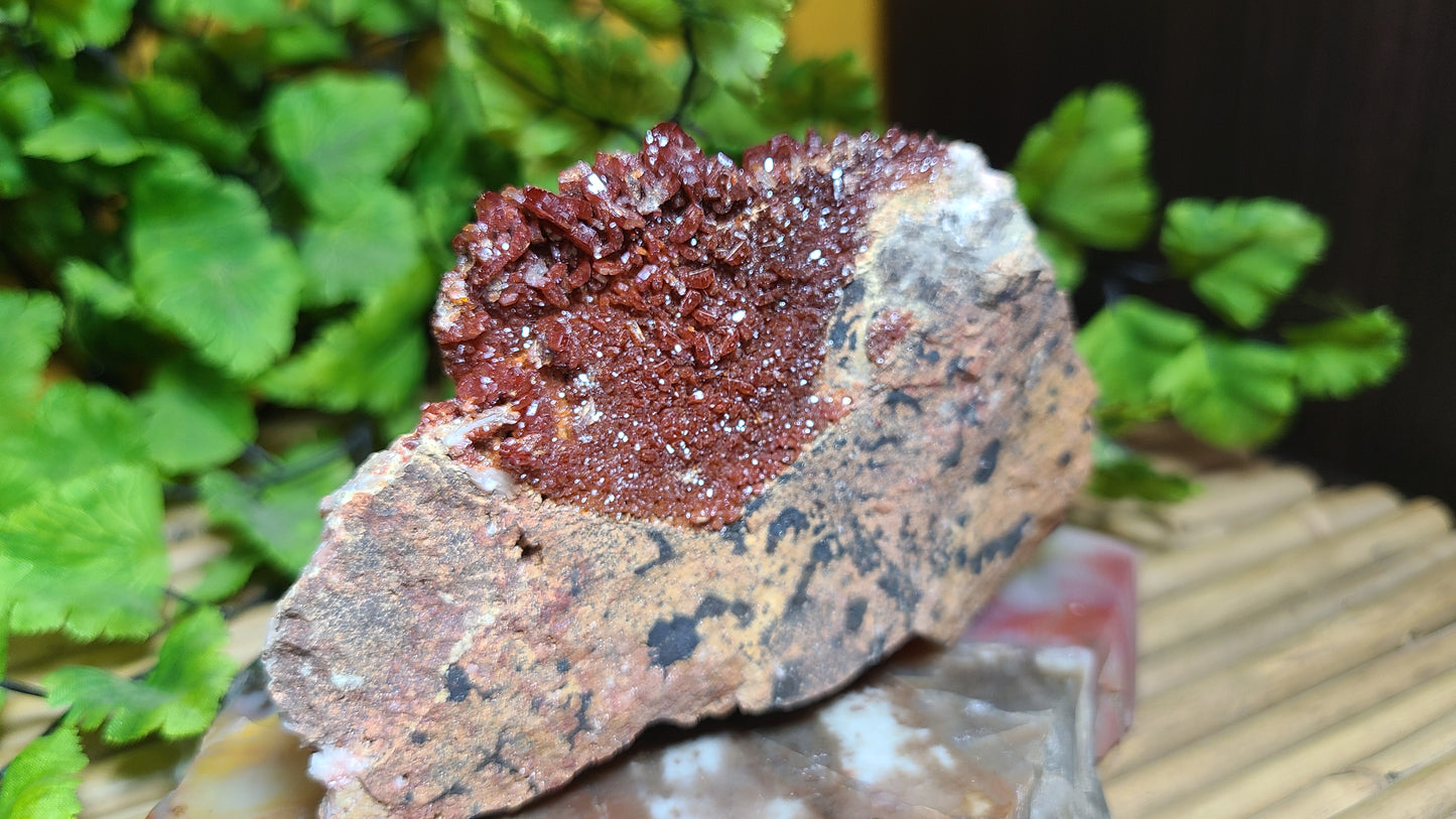 Vanadinite on matrix