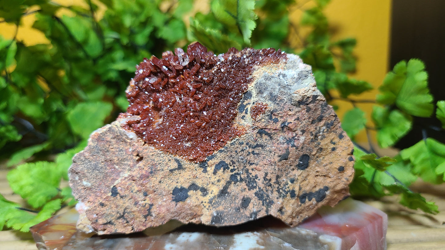 Vanadinite on matrix