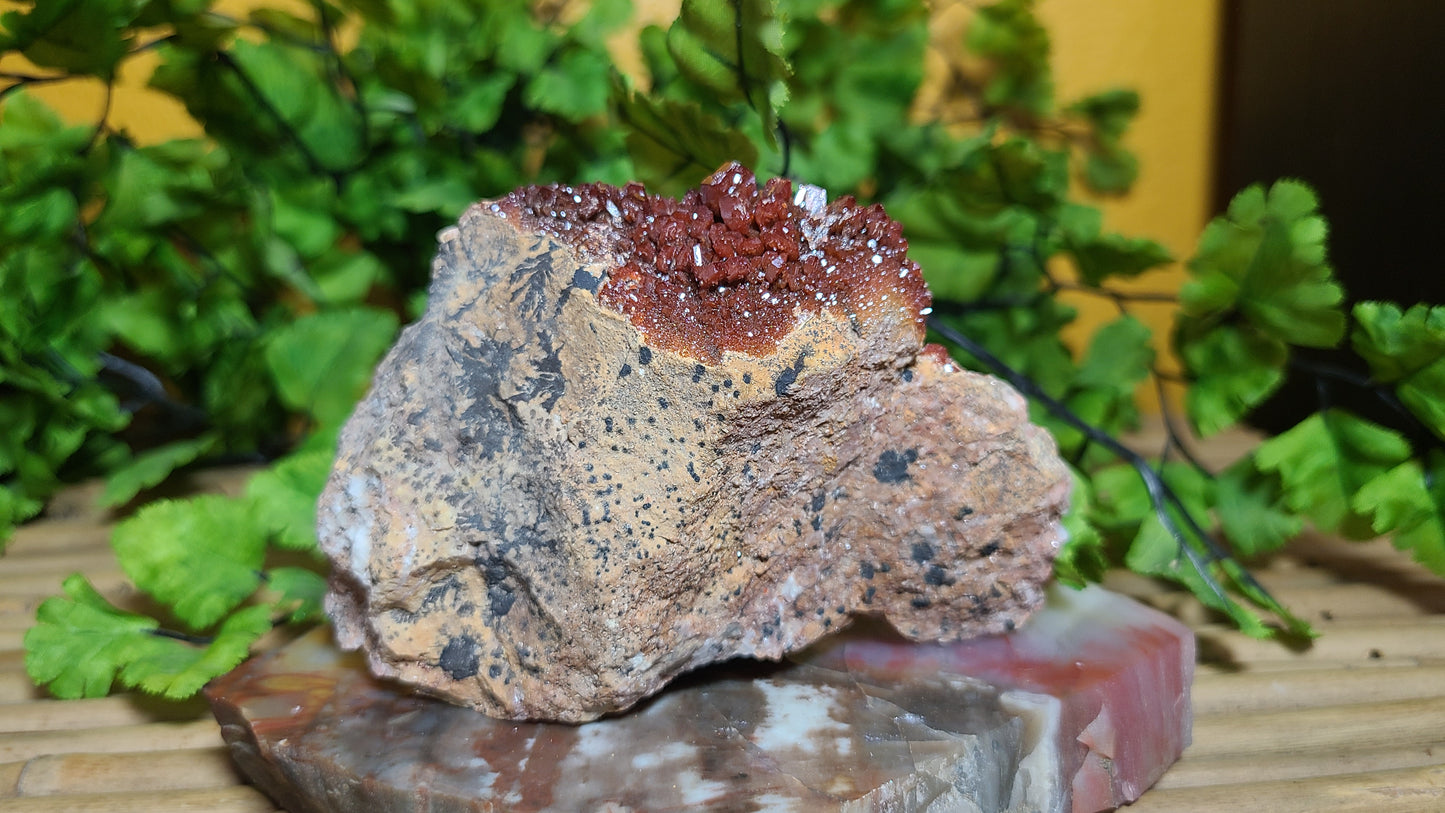 Vanadinite on matrix