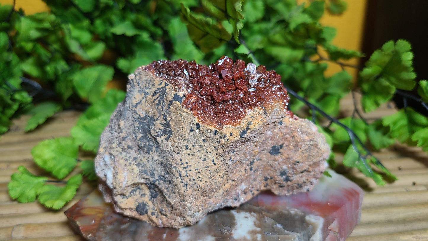 Vanadinite on matrix